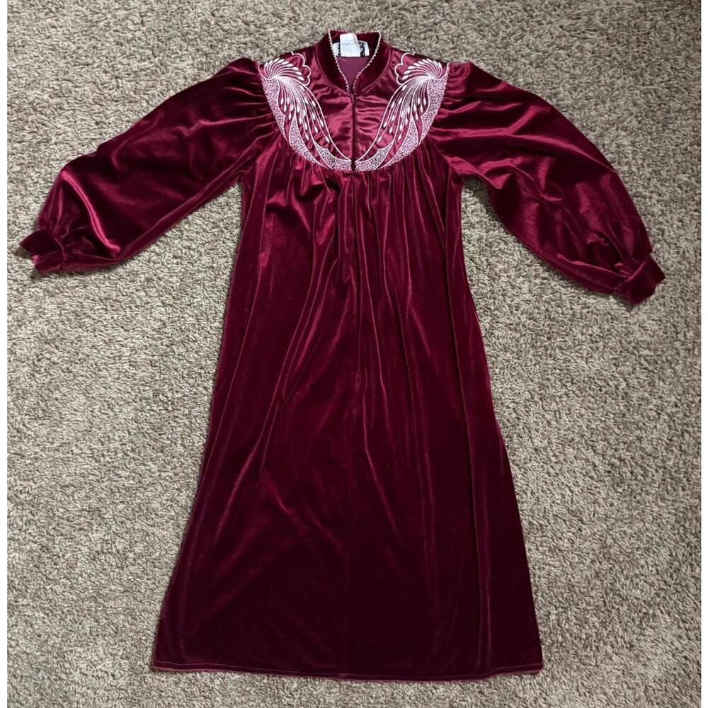 Vintage 1970's Burgundy Velvety Housedress By Don… - image 6